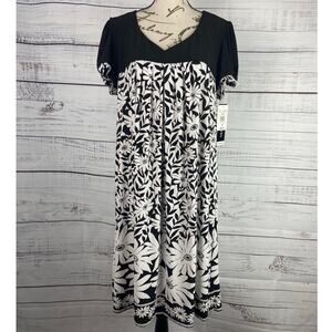 Perceptions Dress Womens 16 Black White Floral Short Sleeves V Neck Knit NEW $60